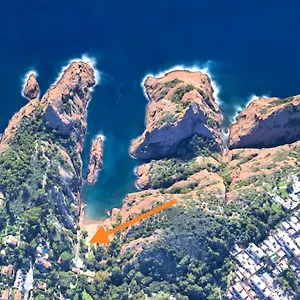 la-calanque-de-figuerolles.fr-provencehotel.com/