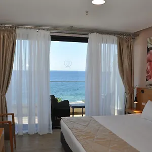 https://santa-cruz-boutique-hotel.madeira-islandshotels.com